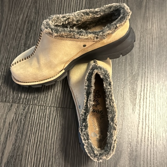 NWOB🍍 Columbia Cortina Suede Mules Size 8 Slip on Shoes🍍 - Picture 3 of 4